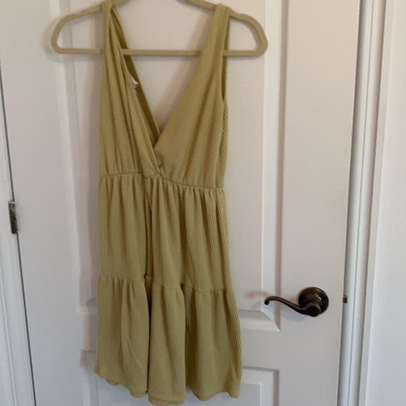 Caution to the wind dress - Picture 4 of 4